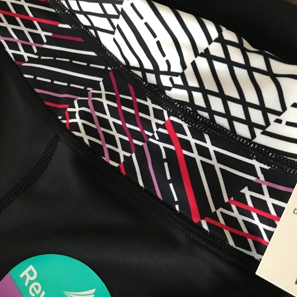 ❌NFS❌New Reversible Leggings Free Country Sz S - Picture 11 of 11